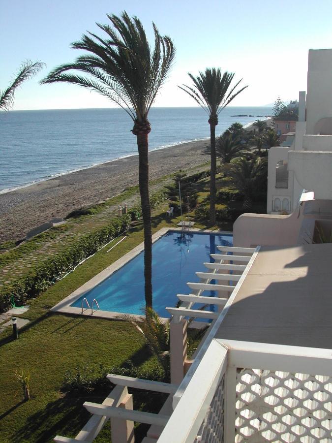 El Lobo De Mar Estepona Luaran gambar
